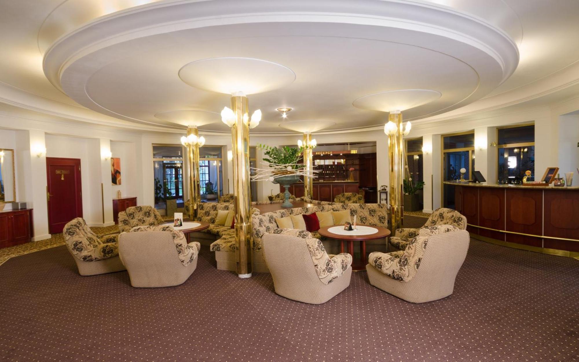 Hotel Ostrov Nymburk Bagian luar foto