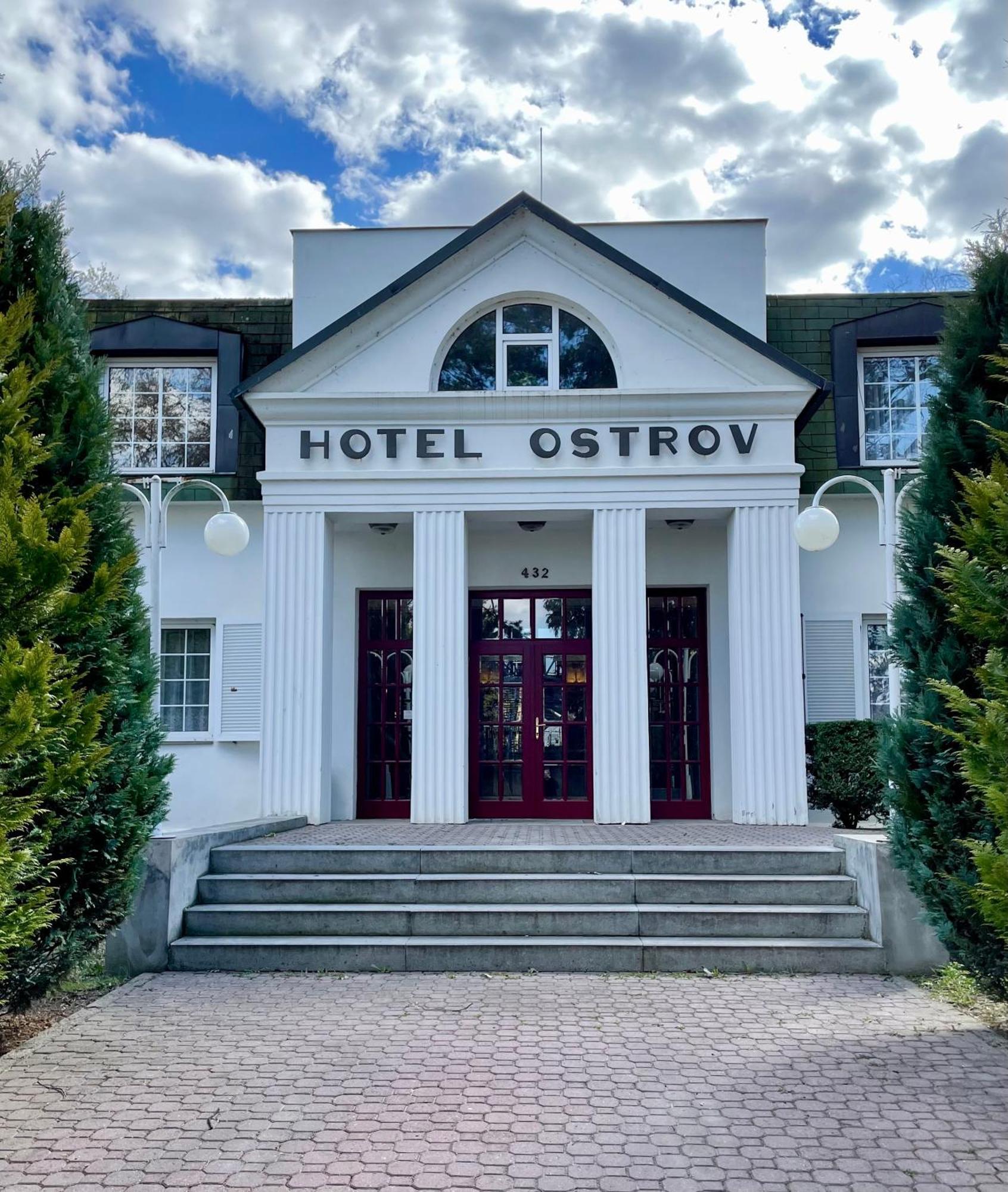 Hotel Ostrov Nymburk Bagian luar foto
