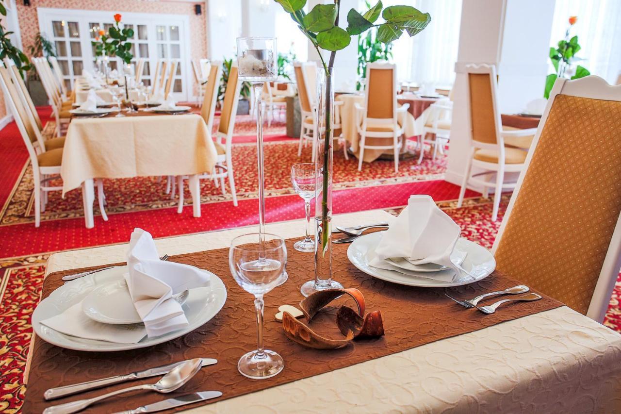 Hotel Ostrov Nymburk Bagian luar foto