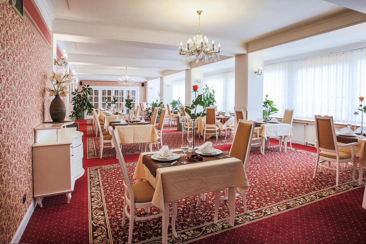 Hotel Ostrov Nymburk Bagian luar foto