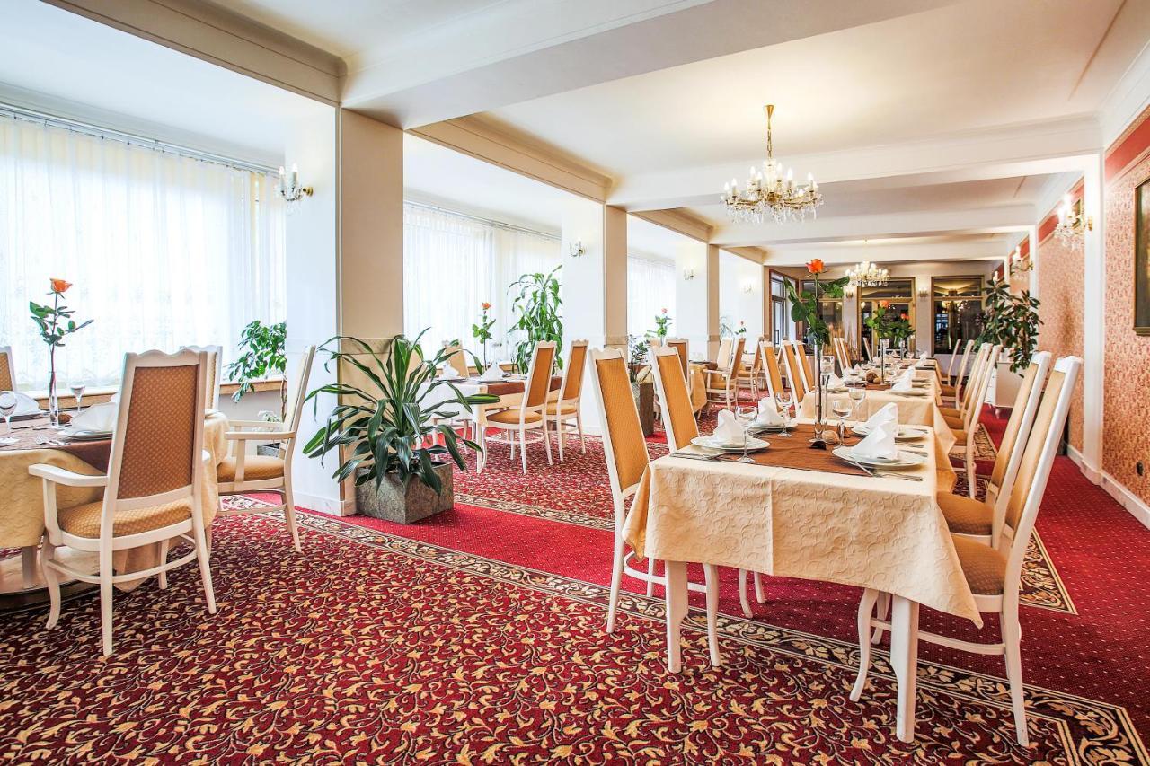 Hotel Ostrov Nymburk Bagian luar foto