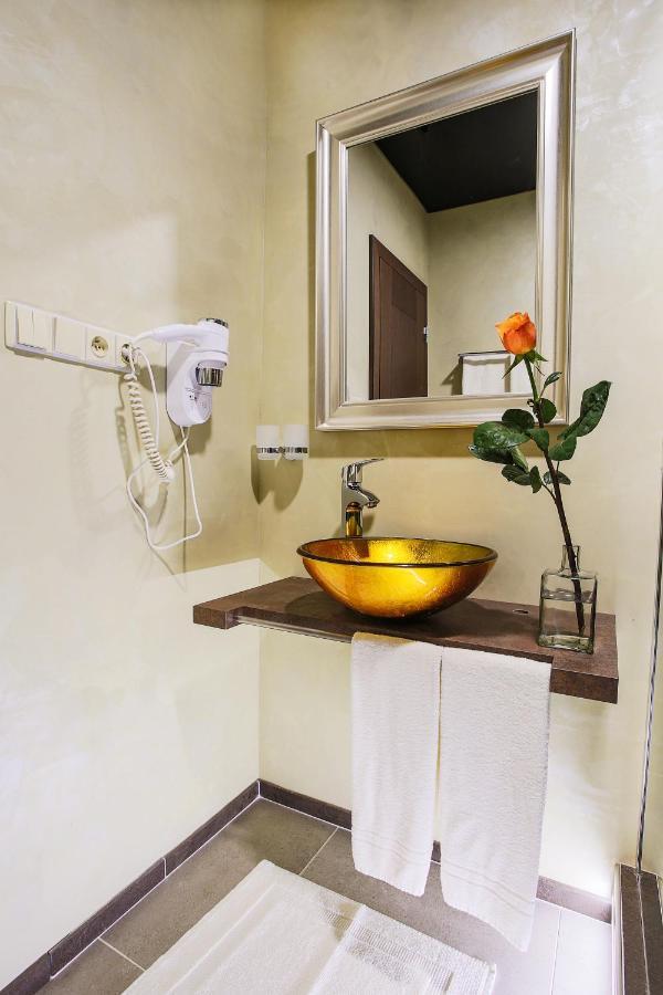 Hotel Ostrov Nymburk Bagian luar foto
