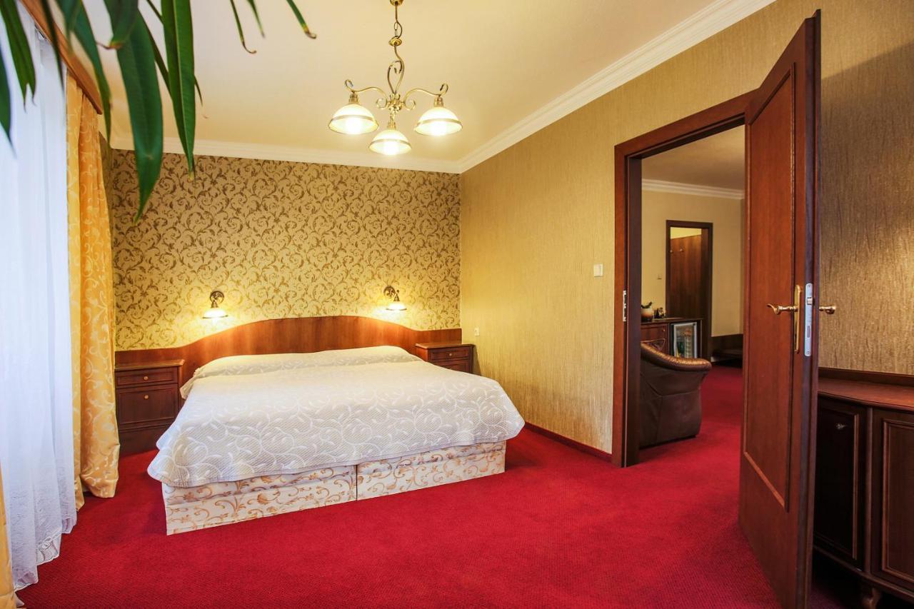 Hotel Ostrov Nymburk Bagian luar foto